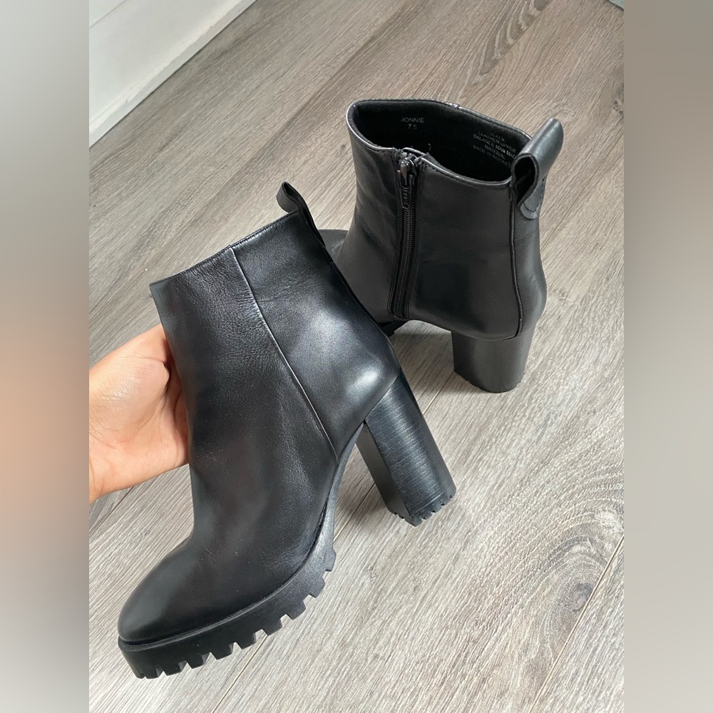 Brand new steve madden ankle boots, blocky heel and lug sole
